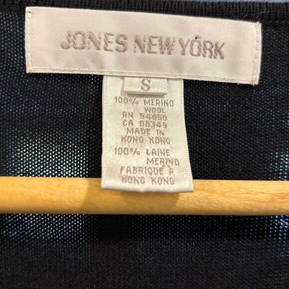 Vintage merino wool and beaded Jones NY short sleeve sweater, size small - Picture 5 of 7